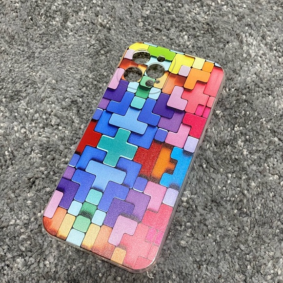 Apple iPhone 12 silicone colorful case - Picture 4 of 4
